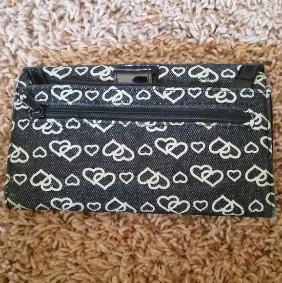 Woman's Heart Wallet - Picture 2 of 2